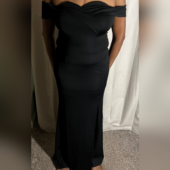 Off-the-shoulder Pleated Beaded Long Dress With Slit Black main image 1